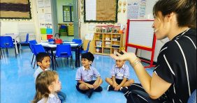 الإقامة الذهبية للمعلمين في دبي: دعم الكفاءات التعليمية