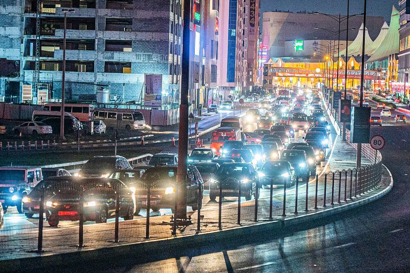 تحديثات مرورية في الإمارات: تأثير التكنولوجيا على قوانين وأنظمة المرور