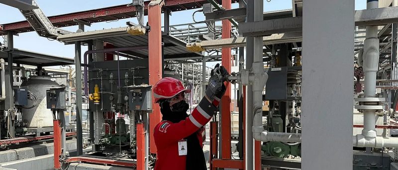 المرأة الإماراتية: قوة ناعمة تقود التغيير في المجتمع