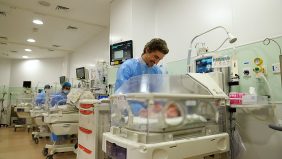 الشارقة: معجزة طبية تكلل بالنجاح قصة الرضيع محمد