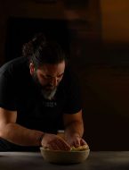 فنون الطهي: من التقليد إلى الابتكار في عالم النكهات