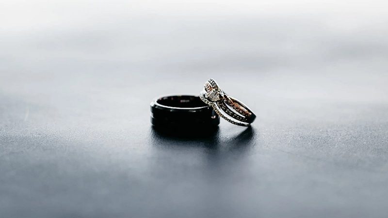 جيل الألفية والزواج: احتفال بالحب أم اكتشاف للذات؟