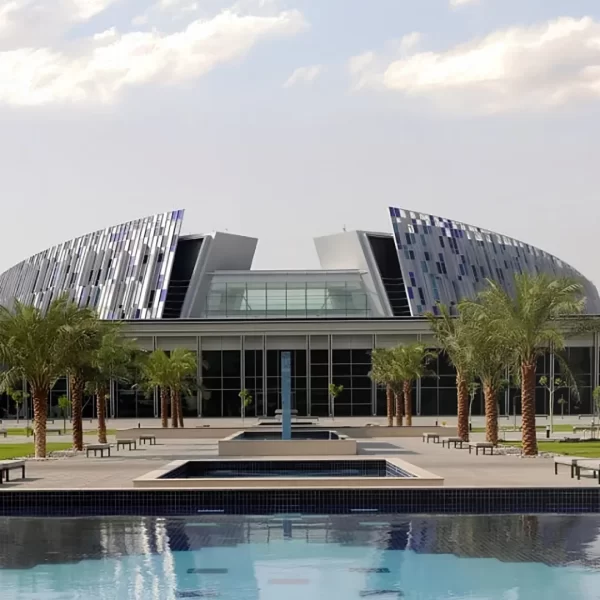 اعتراف دولي: ماجستير إدارة الأعمال بجامعة الإمارات يتألق