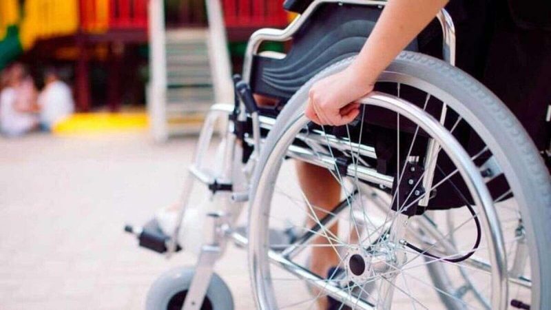 دليل دبي لدعم النظافة الشخصية لذوات الإعاقة