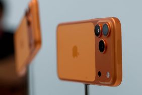 هل يستمر إقبال آيفون 17 في الإمارات؟ توقعات مستقبلية