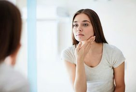 الإكزيما في الإمارات: كيف تتغلب على تحديات الصيف وتحافظ على بشرتك؟