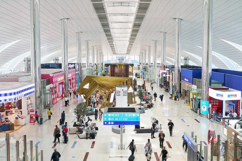 تحديثات مطارات الإمارات: نحو مطارات أكثر ذكاءً بحلول 2026