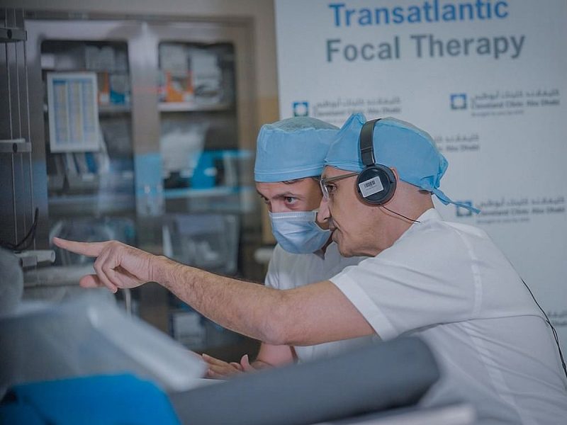 تعاون عالمي في أبوظبي لعلاج سرطان البروستاتا بتقنية الروبوت