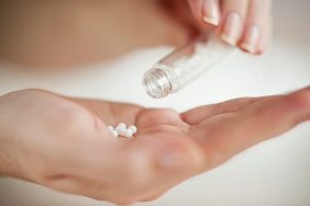 دليل شامل: العلاج بالهوموباثي والصحة النفسية في الإمارات