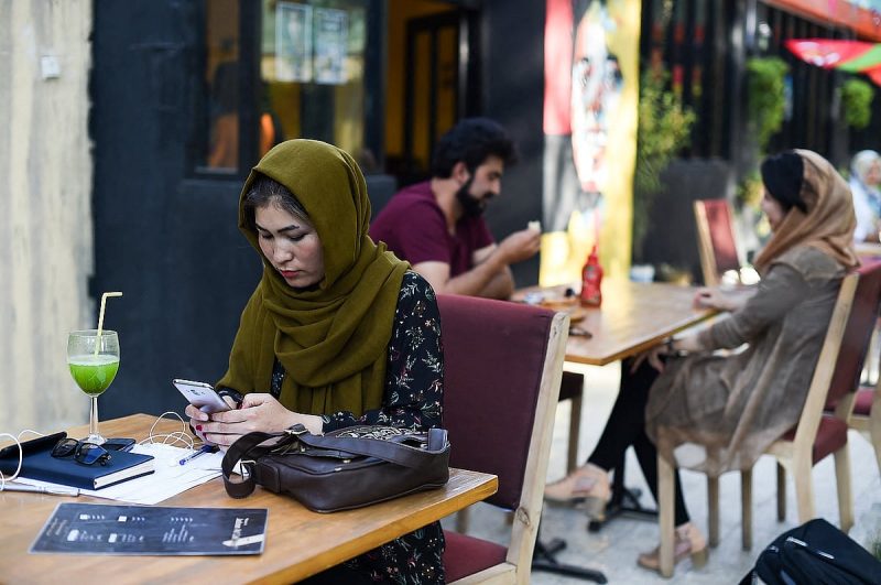 الخدر العاطفي: دليل شامل لفهم أسباب التبلد وكيفية استعادة الشعور