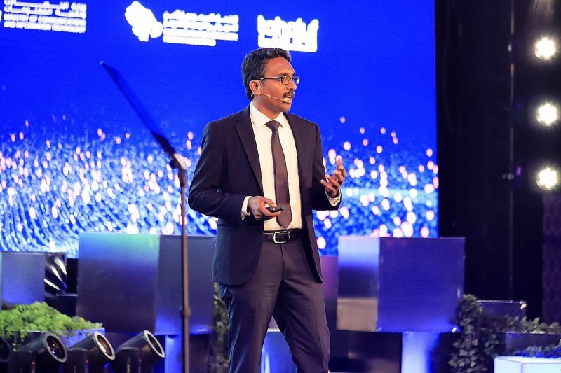 الذكاء الاصطناعي منخفض الكود: مستقبل الشركات الصغيرة والمتوسطة في الإمارات