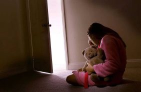 عواقب التنمر: أحكام العين وتأثيرها على المجتمع