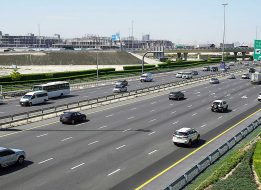 من ديرة إلى المناطق الحديثة: كيف يغير تصميم الشوارع سلوك السائقين في دبي