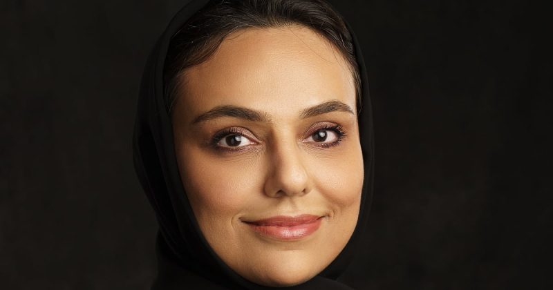 الكتابة الإبداعية: أمل الهاشمي والتكامل بين الخبرة الصحفية والتدريب