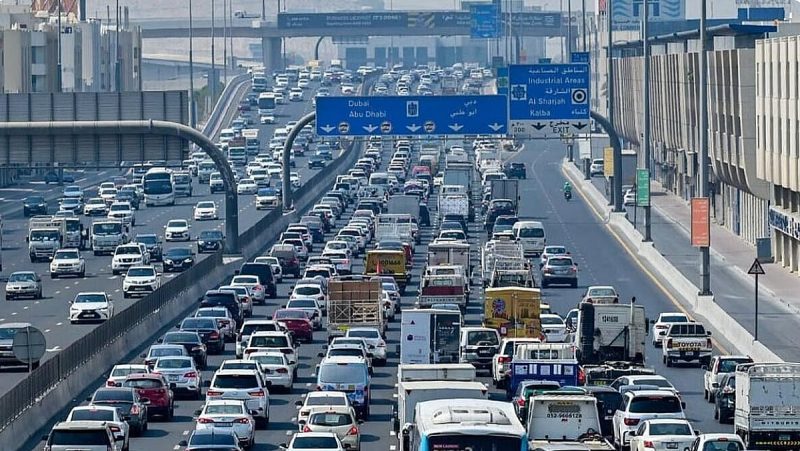 تنبيهات مرورية: دليل السائق لتجاوز إغلاق شارع جميرا بنجاح