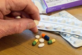 الإمارات تتصدى للمخدرات الاصطناعية: نظرة شاملة