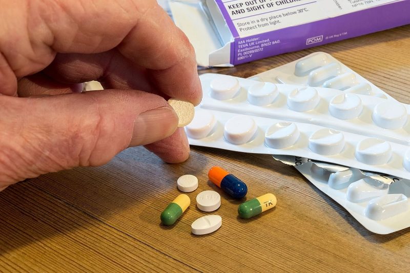 الإمارات تتصدى للمخدرات الاصطناعية: نظرة شاملة