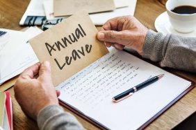 الإجازة السنوية: حقوق الموظف وكيفية تجنب المشاكل مع صاحب العمل