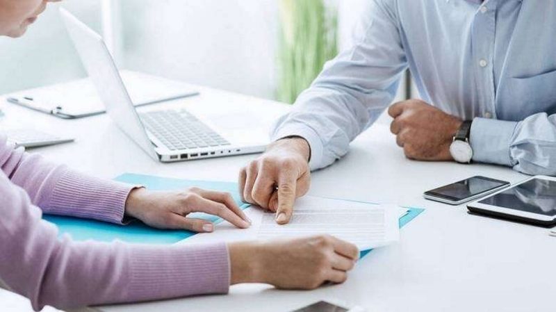 حقوق الموظفين في الإمارات: كيف تتعامل مع تغيير المهام الوظيفية؟