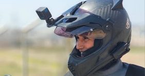 رحلة على دراجة نارية: فاطمة اللوغاني تكتشف السلام الداخلي