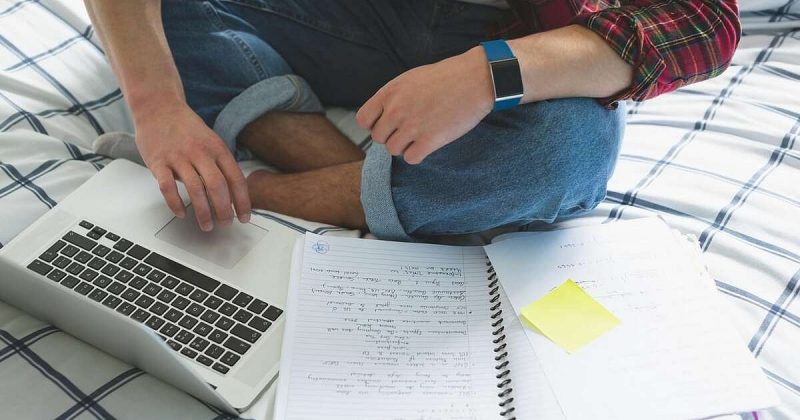 ساعات العمل الإضافية وقانون العمل الإماراتي: كل ما تريد معرفته