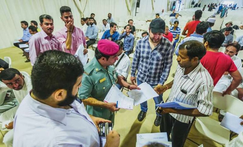 قصص إنسانية: كيف تمنح الإمارات فرصة ثانية للمقيمين؟