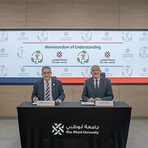 جامعة أبوظبي وإيوبتيما: شراكة استراتيجية في تكنولوجيا استخلاص النفط الأخضر