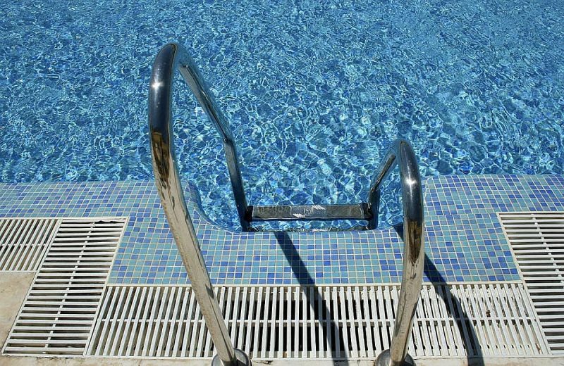 السلامة في المسابح: حافظ على صحتك واستمتع بالإجازة بأمان