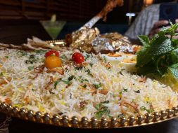 برياني سلطان ران: وليمة ملكية في قلب الإمارات