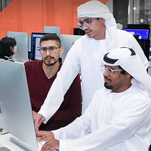 كيف يساهم برنامج بيسين في تطوير تعليم البرمجة في أبوظبي؟