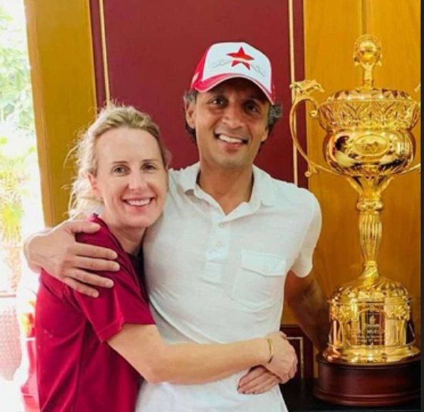 كارولين سيمار: رحلة شغف لا تنتهي في عالم الخيل