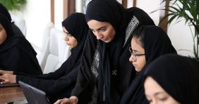 استراتيجيات مبتكرة لتعزيز تمكين المرأة الإماراتية في STEM