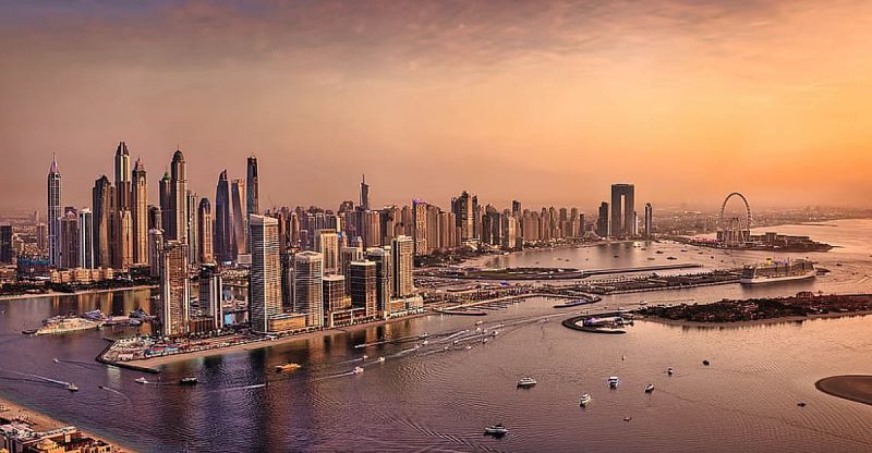 دبي في الصدارة: قصة نجاح في جذب الاستثمار الأجنبي المباشر