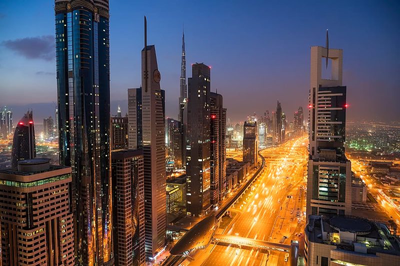 دبي نحو الأفضل: كيف تعزز الإمارة انسيابية المرور وتقليل الازدحام؟