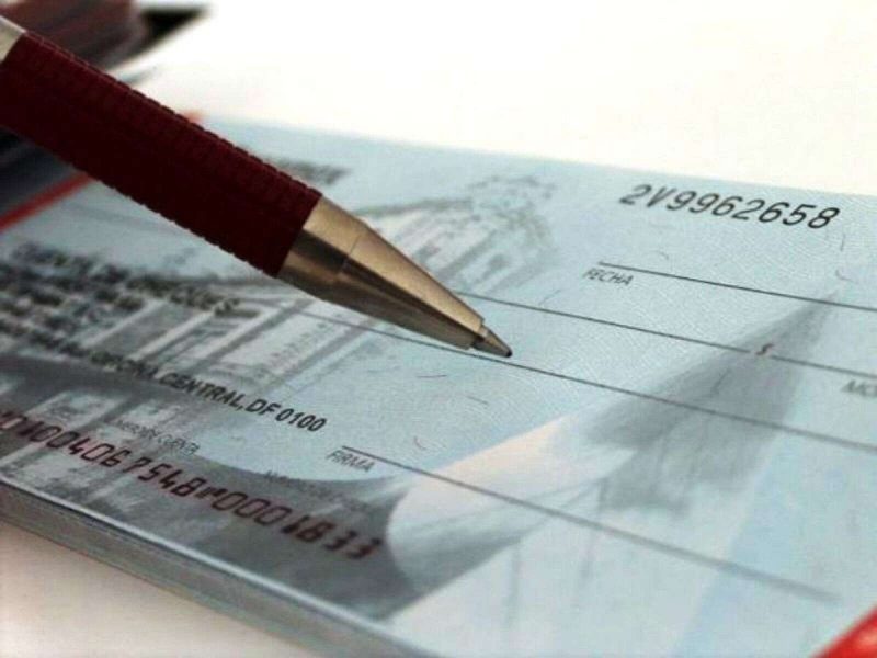 استشارة قانونية: حلول عملية لمشاكل الشيكات المرتجعة في الإمارات