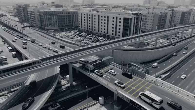حلول مرورية مبتكرة: جسر جديد لتعزيز الوصول إلى مول الإمارات