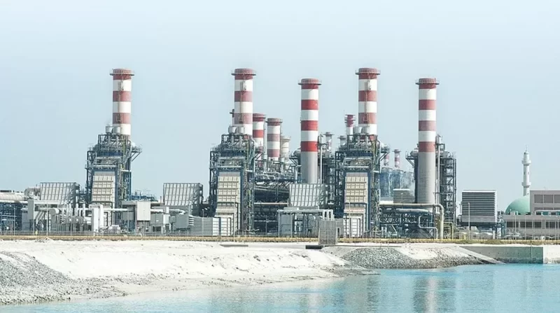 محطات الطاقة الإماراتية: استثمارات ضخمة لتحقيق الاكتفاء الذاتي