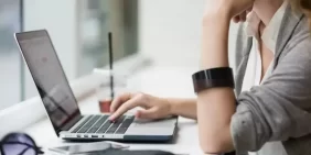 استعراض شامل لمزايا وعيوب استخدام وضع ملء الشاشة