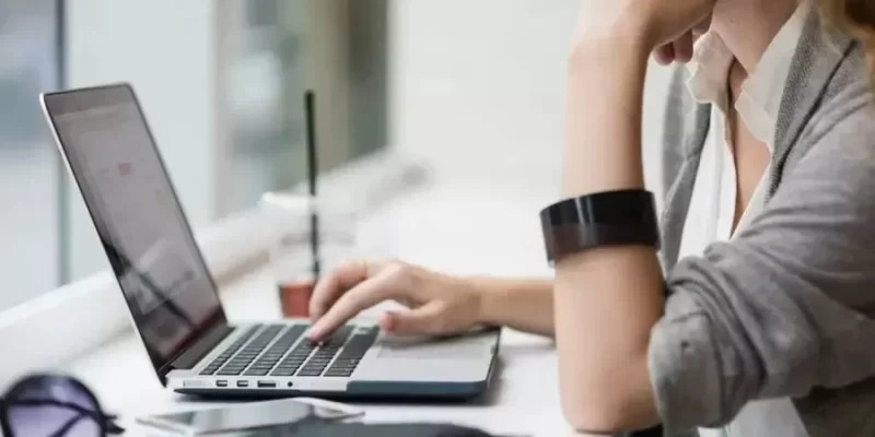 استعراض شامل لمزايا وعيوب استخدام وضع ملء الشاشة