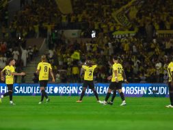 مباراة الوحدة والاتحاد: صراع تكتيكي بين المدربين بلان و (اسم مدرب الوحدة)