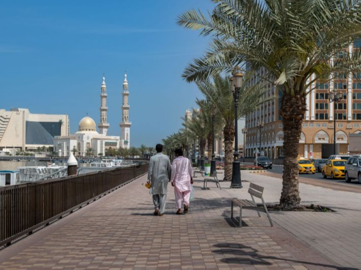 مساحة الشارقة: اكتشف الأرقام والحقائق المثيرة