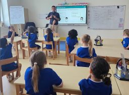 المعايير العالمية وأداء المدارس الخاصة في دبي