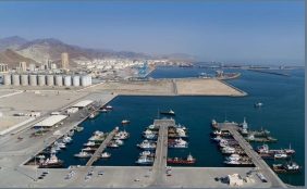 الفجيرة تعزز النقل البحري بـ وقود الشحن البديل
