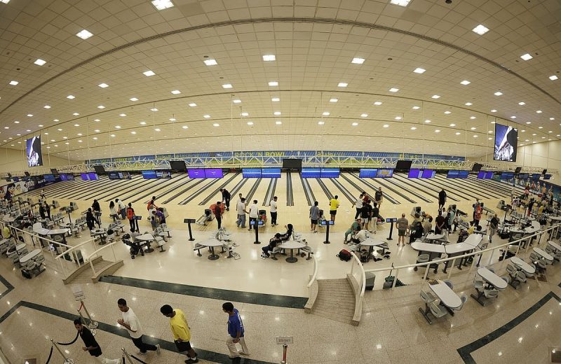 أثر تجديد مركز البولينج على المجتمع والرياضة في أبوظبي