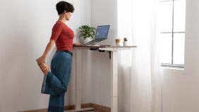 تغلب على مخاطر الجلوس: استراتيجيات فعالة لصحتك