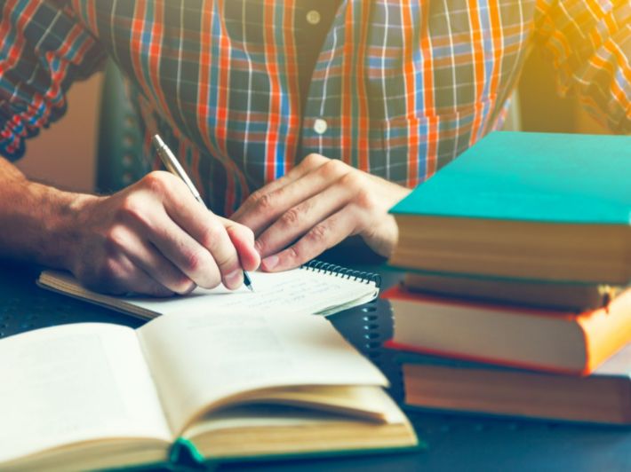 التعليم العالي في الإمارات: لماذا هي وجهة مثالية للدراسة؟