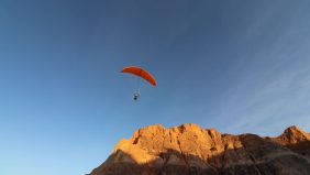 استثمر وقتك في تعلم الطيران الشراعي: هواية جديدة بانتظارك