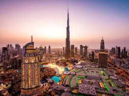 المائدة الرئاسية في قصر الوطن: كرم الضيافة الإماراتية