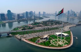 النمو السكاني للمواطنين الإماراتيين: بين الطموح والتحديات الواقعية