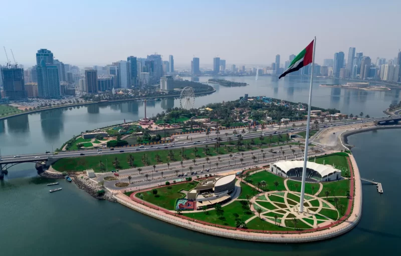 النمو السكاني للمواطنين الإماراتيين: بين الطموح والتحديات الواقعية